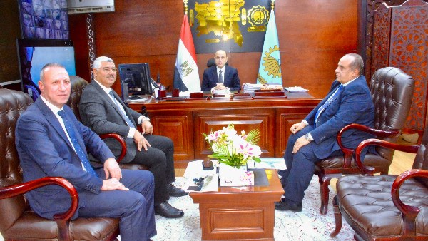 محافظ الغربية يتابع انتظام شبكة الكهرباء وتيسير الإجراءات للمواطنين