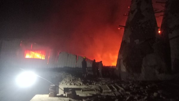 إخماد حريق بمصنع غزل ونسيج في المحلة