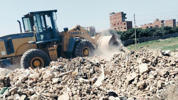 ازالة 23 حالة تعد بالبناء المخالف على الأراضي الزراعية واملاك الدولة بالشرقية