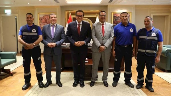 اعتبرته ابني.. مشرف الإسعاف يكشف تفاصيل واقعة إنقاذ الطفل محمد رجب لوالده