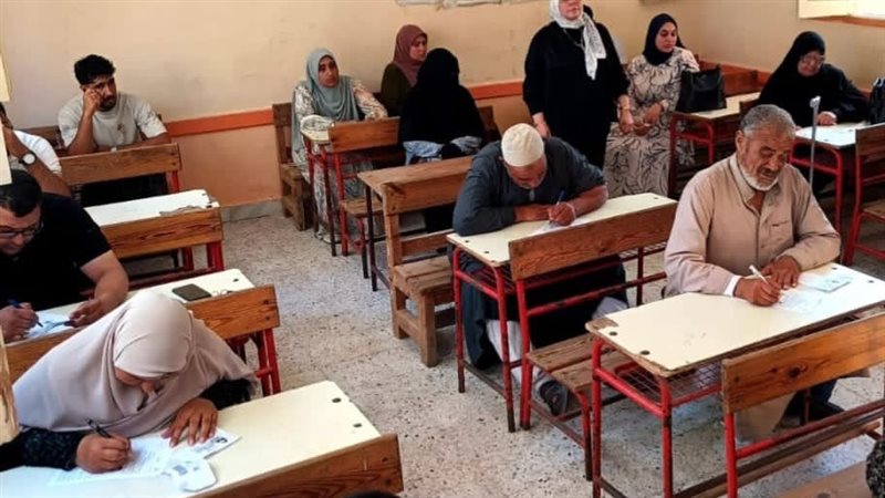 جامعة دمنهور تطلق قافلة لمحو الأمية بأبوحمص (صور)