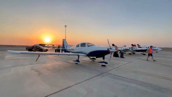 مطار سفنكس يشهد تحليق 9 طائرات مشاركة في رالي Fly In Egypt فوق أهرامات الجيزة