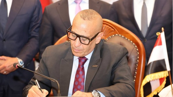 تضمن إقامة مركز تميز إقليمي.. مباحثات رفيعة المستوى بين الطيران المصري ووفد أمريكي