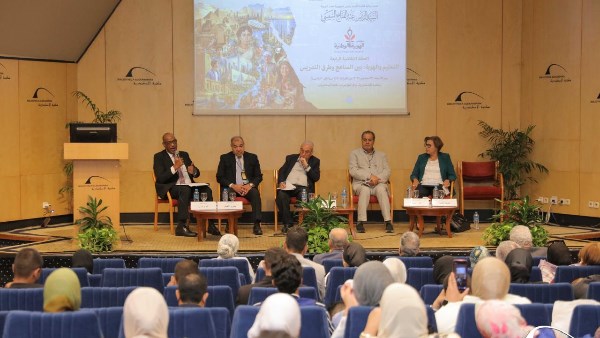 في جلسة “التعليم والهوية: بين المناهج وطرق التدريس”.. مساعد وزير التربية والتعليم: الدولة تولي اهتماما كبيرا بملف التعليم