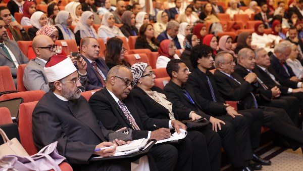 أمل عمار تشارك في مؤتمر الهوية الوطنية جذور راسخة