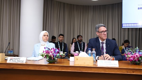 الضرائب تبحث التعاون مع الهند ورؤساء الإدارات الضريبية بدول البريكس