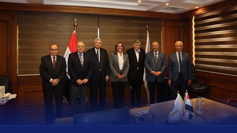 لجنة اختيار القيادات الجامعية تجري مقابلات المتقدمين لرئاسة جامعة العاصمة