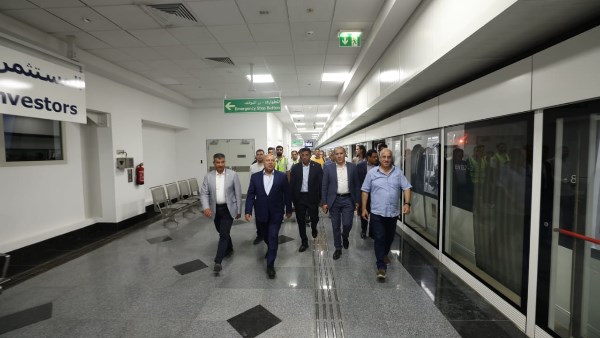 النقل توجه بتخفيض زمن التقاطر بالمونوريل وتصدر اشتراك للطلبة بتخفيضات تصل 60 %