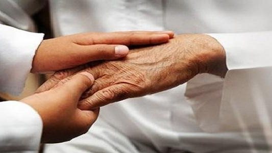 هل الابتعاد عن الأهل بسبب الخلافات يعد قطيعة للرحم؟.. أمين الفتوى يجيب