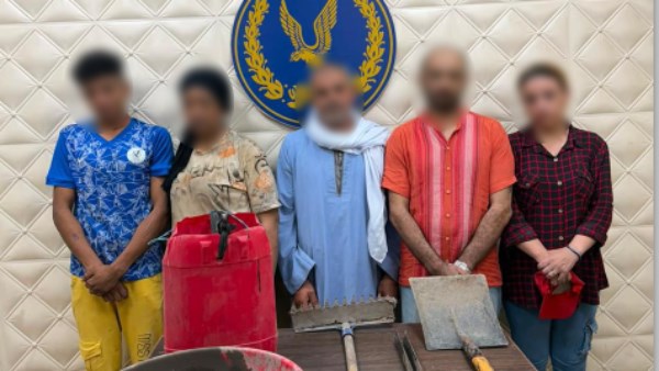 القبض على 5 أشخاص ينقبون عن الأثار أسفل عقار بالسيدة زينب
