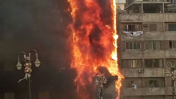 بدون خسائر.. حريق في محيط قسم شرطة الأزبكية والحماية المدنية تسيطر عليه
