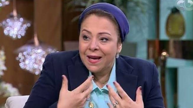 نهاد أبو القمصان:«بنودي عيالنا  للمدارس الدولية علشان يتعلموا ثقافات مختلفة»