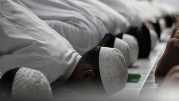 كيف يصل المصلي للخشوع في الصلاة؟.. أمين الإفتاء يجيب