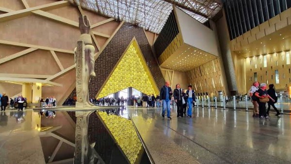 من 48 مليونًا إلى 179.3 مليون ليلة.. حسام هزاع يكشف سر قفزة السياحة المصرية