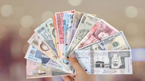 صعود الدولار.. أسعار العملات العربية والأجنبية اليوم