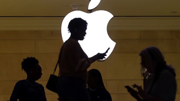 دعوى تهز آبل.. شركة ألمانية تتهمها بسرقة تقنية Face ID