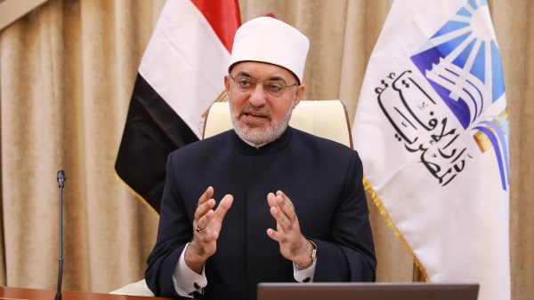 مفتي الجمهورية يصل جدة للمشاركة في ندوة دولية حول العنف ضد المرأة