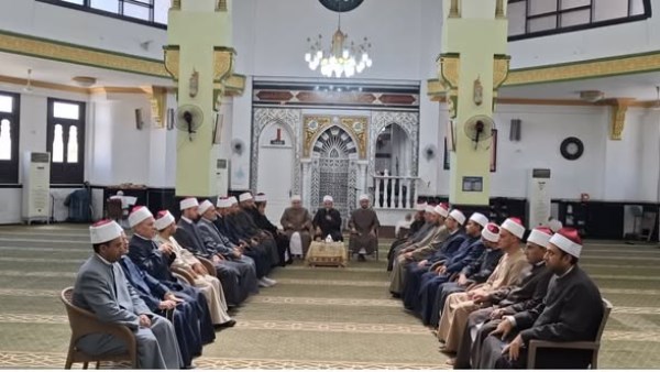 لترسيخ احترام الرموز.. قوافل الأوقاف الدعوية تواصل رسالتها في بورسعيد والسويس