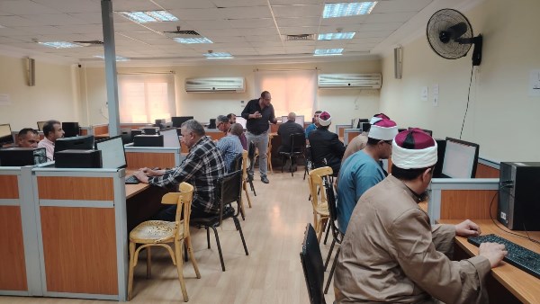 انعقاد دورتين للحاسب الآلي لتأهيل الإداريين والواعظات بأكاديمية الأوقاف الدولية