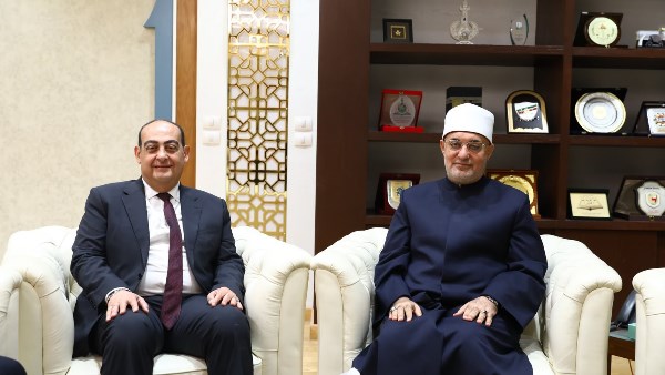 مفتي الجمهورية يستقبل مساعد وزير الخارجية للعلاقات الثقافية لبحث آفاق التعاون