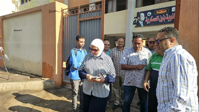 لليوم الثاني، استمرار متابعة أعمال النظافة ورفع الإشغالات في محيط المدارس بمدينة بنها