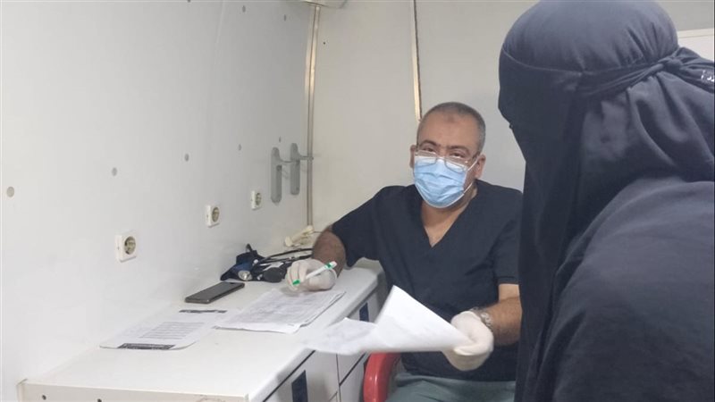 الكشف على 1324 مواطنًا خلال قافلة طبية بقرية المحسمة الجديدة بأبو صوير