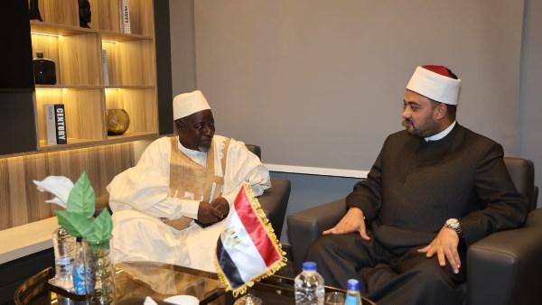 أمين عام «الأعلى للشئون الإسلامية» يبحث تعزيز سبل التعاون مع رئيس مجلس الإفتاء الكاميروني