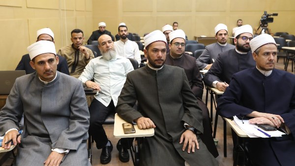 الفلك والإفتاء يرسمان ضوابط استطلاع الأهلة وصياغة الخطاب الإعلامي