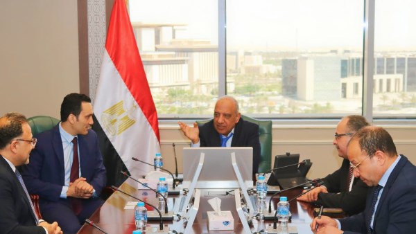 وزير الكهرباء: مشروعات تحلية المياه تمثل مجالًا واعدًا لجذب الاستثمارات الأجنبية