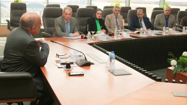 وزير الكهرباء بتابع خطة تأمين الشبكة ومواجهة زيادة الأحمال واستيعاب الطاقة المتجددة