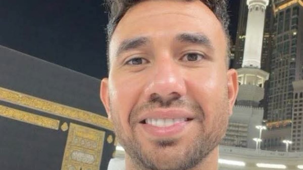 تريزيجيه في رحاب الحرم.. نجم المنتخب يؤدي مناسك العمرة