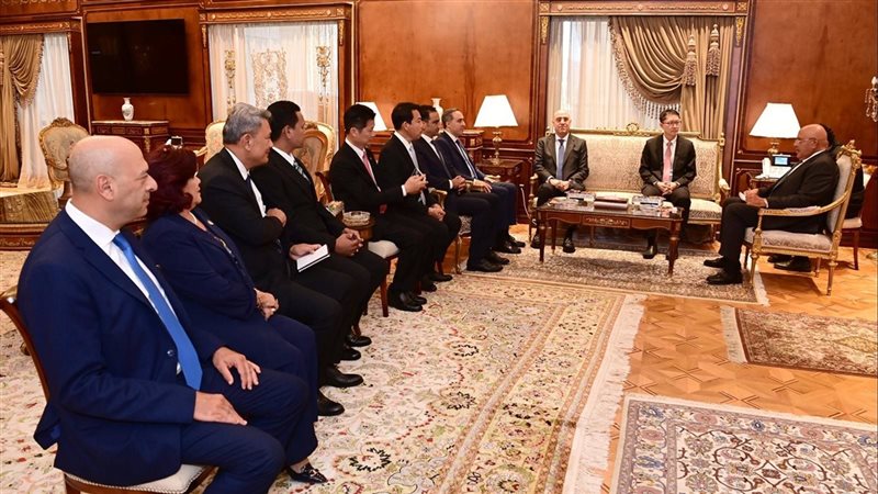 المستشار هشام بدوي يلتقي النائب الثاني لرئيس مجلس النواب التايلاندي