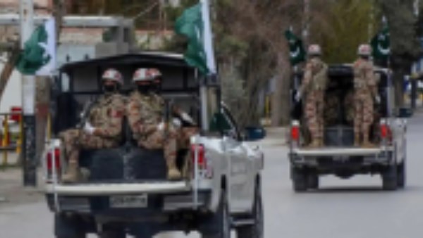 وزير الدفاع الباكستاني يهدد بالإنتقام من الحوثيين ردا على قصف السعودية