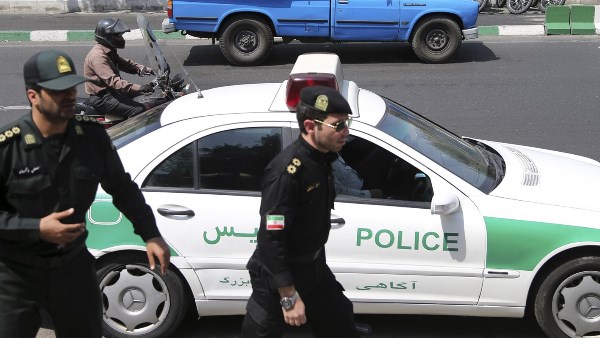 إيران.. مقتل مسلحين واعتقال ثالث في اشتباك مع قوات الأمن بزاهدان