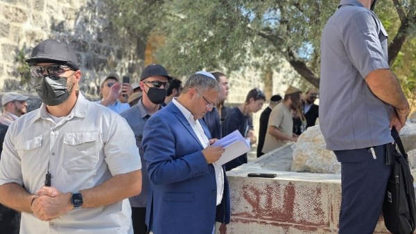 تحت حراسة أمنية مشددة.. المتطرف بن غفير يقتحم المسجد الأقصى المبارك