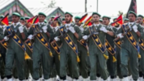 الحرس الثوري يوجه رسالة عاجلة إلى الناخبين الأمريكيين
