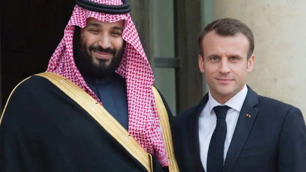 ولي العهد السعودي وماكرون يبحثان تعزيز أمن المنطقة وضمان حرية الملاحة