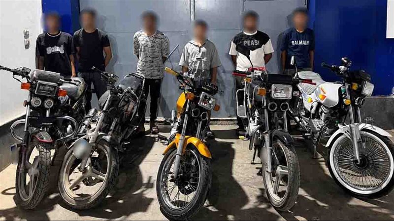 حركات استعراضية قلبت المشهد.. العقوبة المنتظرة لـ 5 سائقين متهمين بالتسابق بالدراجات النارية