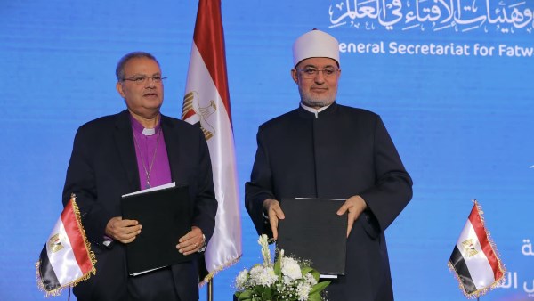 أندريه زكي يشهد توقيع بروتوكول بين الهيئة الإنجيلية والإفتاء لتعزيز العيش المشترك