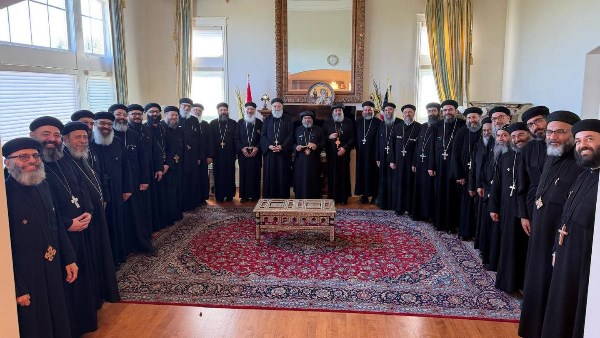 في المقر البابوي بسان فرانسيسكو.. كهنة الأرشيديوسس يناقشون «كاهن حسب قلب الله»
