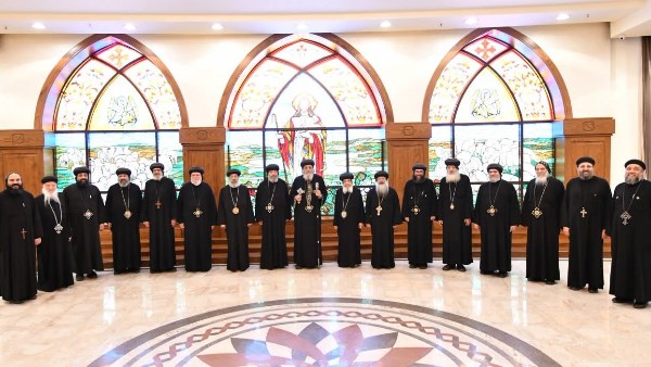 قداسة البابا تواضروس يلتقي مساعديه من الأساقفة العموم بالقاهرة| صور