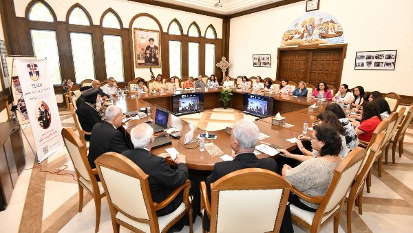 البابا تواضروس يفتتح مؤتمر الأكاديمية الأوروبية للتراث القبطي بلندن