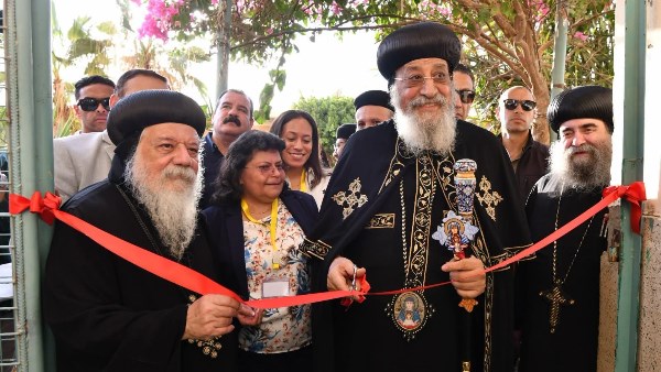 خلال زيارته لإيبارشية ملوي .. البابا تواضروس يتفقد مركزًا لتأهيل ذوي الإعاقة ودارًا للمسنين|صور