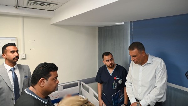 22 حالة وفاة.. محافظ جنوب سيناء يزور مصابي حادث أتوبيس طريق دهب –نويبع