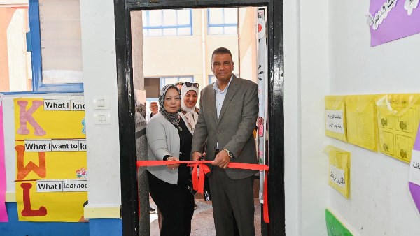 محافظ جنوب سيناء يفتتح «الإعدادي» بالمدرسة المصرية اليابانية بشرم الشيخ ويتابع انتظام الدراسة
