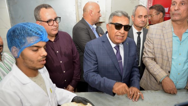محافظ الدقهلية يفتتح المخبز المدعم بدكرنس بطاقة إنتاجية 60 شيكارة دقيق يومياً | صور