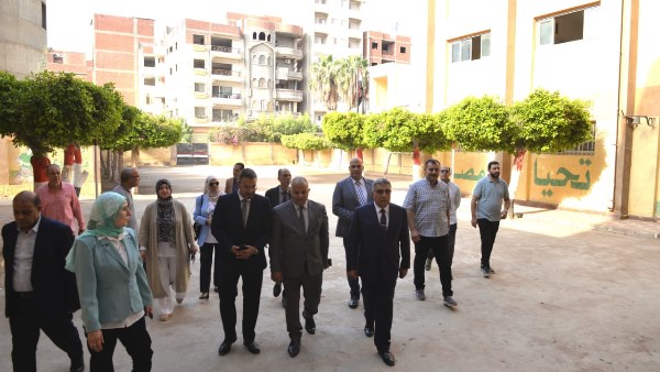 أول يوم دراسة.. محافظ الدقهلية: تنظيم مسابقة لأفضل مدرسة وأفضل فصل