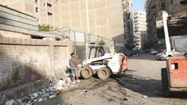 محافظ الدقهلية يوجه باستمرار رفع تجمعات القمامة في محيط المدارس
