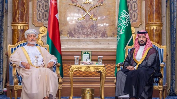 ولي العهد السعودي يلتقي سلطان عمان في جدة