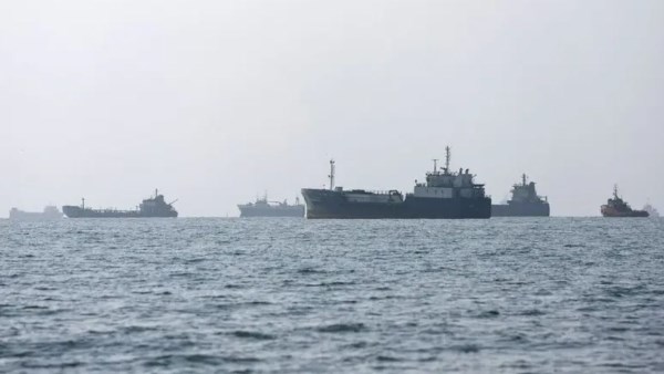 تقارير عن رفض ترامب.. إيران تنتظر الرد الأمريكي على خطة السلام في هرمز